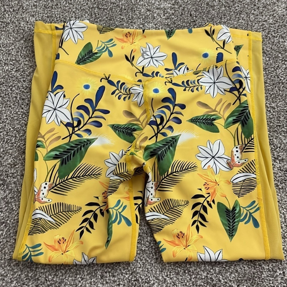 ZYIA Light and Tight Yellow Mesh Leggings - Picture 5 of 5